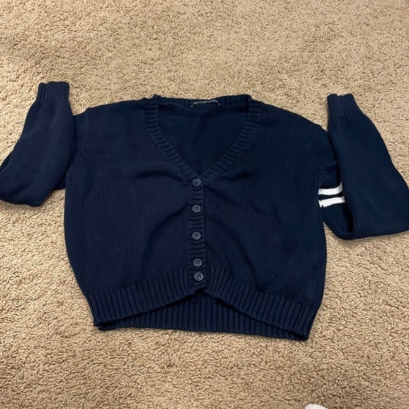 Brandy Melville crop button up sweater - Picture 1 of 6